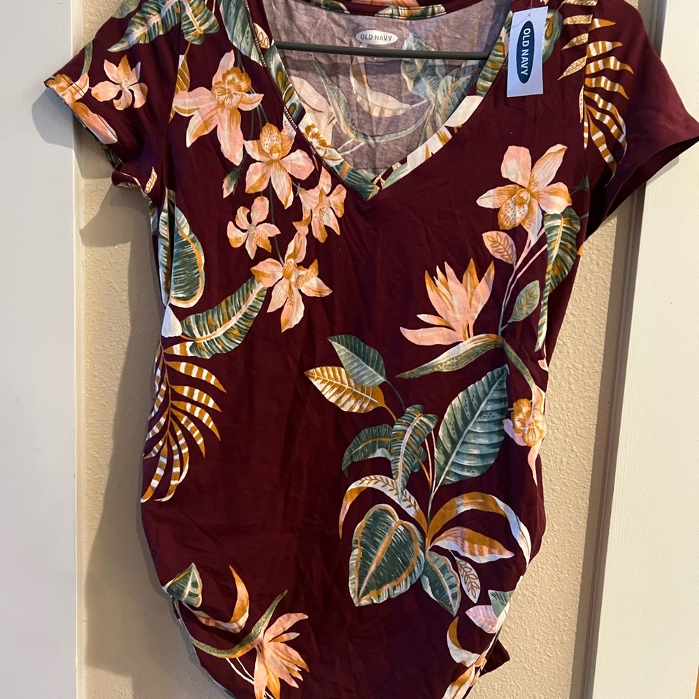 NWT Old Navy Burgundy Floral V-Neck Maternity Top